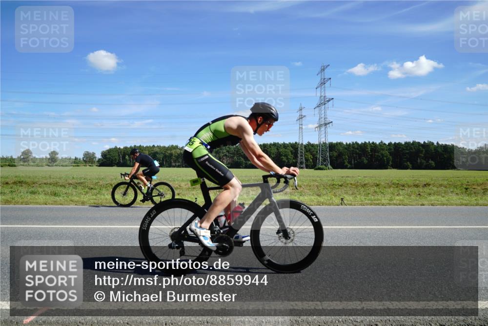 07.09.2025 - 19. Norderstedt Triathlon Michael Burmester http://msf.ph/oto/8859944 07.09.2025 13:45:37 Radfahren 995 meine-sportfotos.de