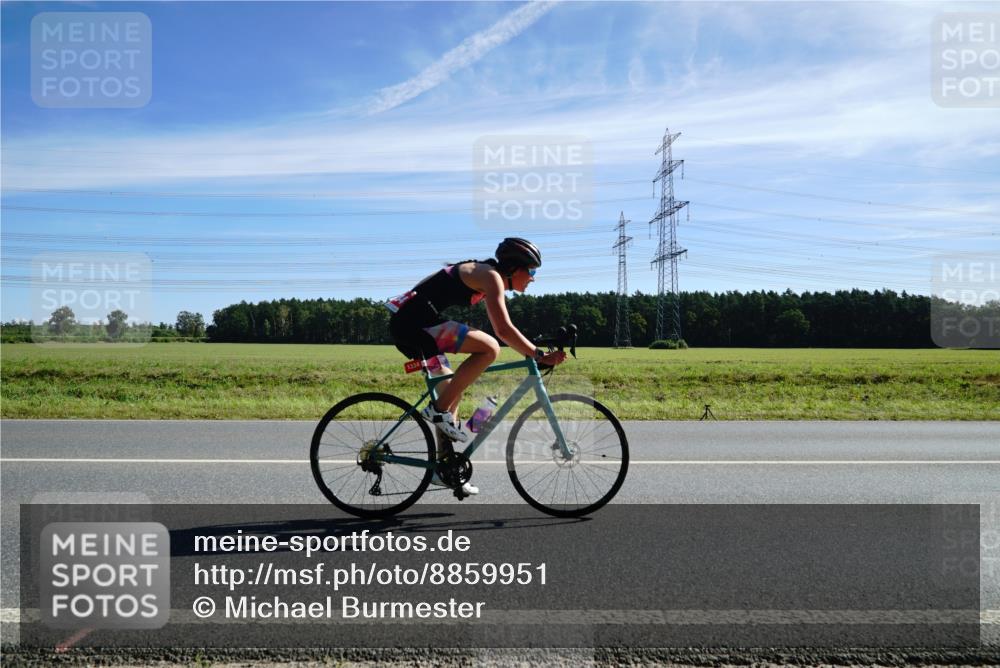 07.09.2025 - 19. Norderstedt Triathlon Michael Burmester http://msf.ph/oto/8859951 07.09.2025 11:44:29 Radfahren 1334 meine-sportfotos.de
