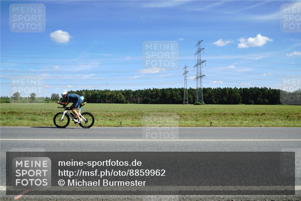 07.09.2025 - 19. Norderstedt Triathlon Michael Burmester http://msf.ph/oto/8859962 07.09.2025 13:45:47 Radfahren 993 meine-sportfotos.de