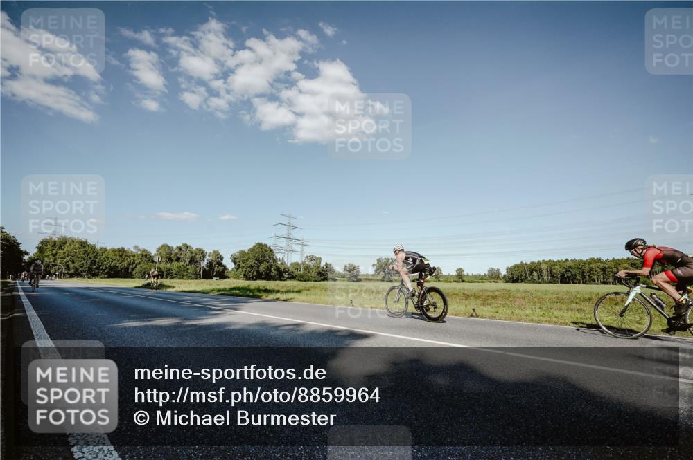 07.09.2025 - 19. Norderstedt Triathlon Michael Burmester http://msf.ph/oto/8859964 07.09.2025 15:50:03 Radfahren 498, 510, 537, 1424 meine-sportfotos.de