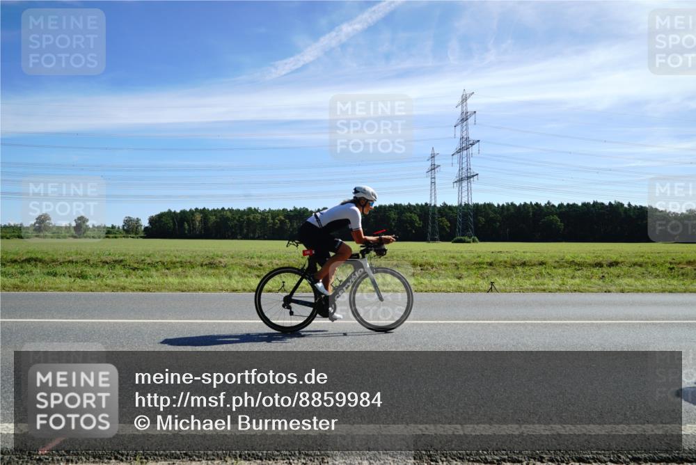07.09.2025 - 19. Norderstedt Triathlon Michael Burmester http://msf.ph/oto/8859984 07.09.2025 11:44:49 Radfahren 186, 192 meine-sportfotos.de