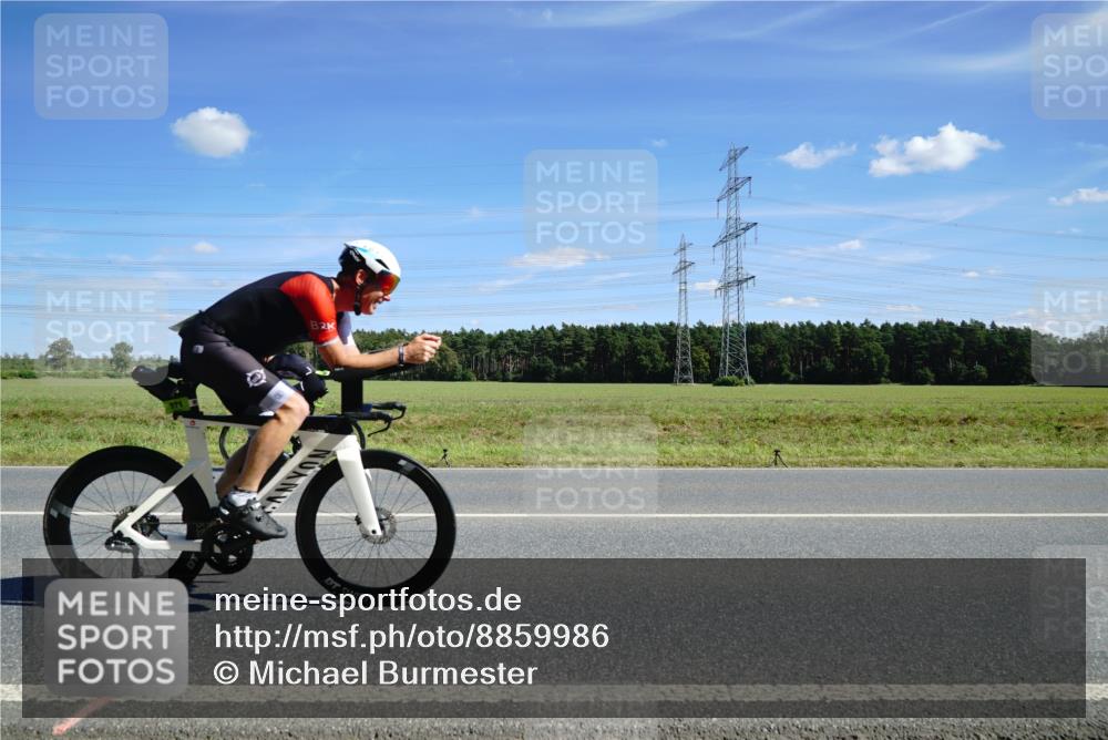 07.09.2025 - 19. Norderstedt Triathlon Michael Burmester http://msf.ph/oto/8859986 07.09.2025 13:45:56 Radfahren 971, 1457 meine-sportfotos.de