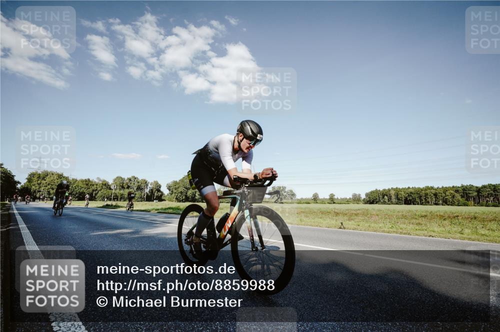 07.09.2025 - 19. Norderstedt Triathlon Michael Burmester http://msf.ph/oto/8859988 07.09.2025 15:50:09 Radfahren 403, 1068, 1424 meine-sportfotos.de