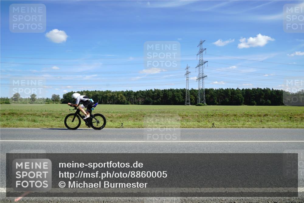 07.09.2025 - 19. Norderstedt Triathlon Michael Burmester http://msf.ph/oto/8860005 07.09.2025 13:46:01 Radfahren 392, 986 meine-sportfotos.de