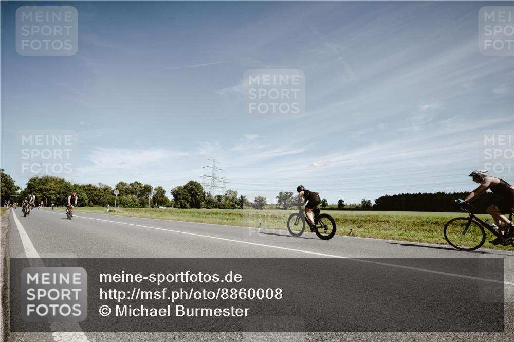 07.09.2025 - 19. Norderstedt Triathlon Michael Burmester http://msf.ph/oto/8860008 07.09.2025 12:50:37 Radfahren 205, 347, 759, 814, 1262 meine-sportfotos.de