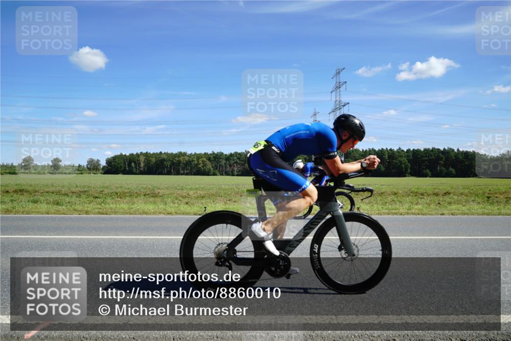 07.09.2025 - 19. Norderstedt Triathlon Michael Burmester http://msf.ph/oto/8860010 07.09.2025 13:46:15 Radfahren 1008 meine-sportfotos.de
