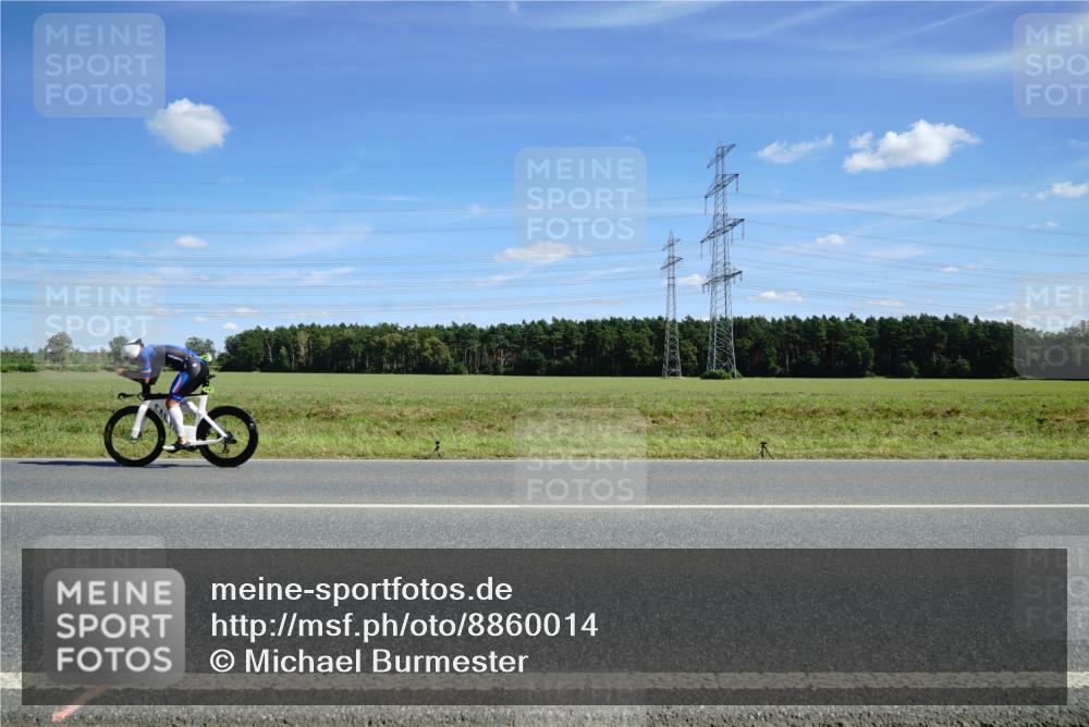 07.09.2025 - 19. Norderstedt Triathlon Michael Burmester http://msf.ph/oto/8860014 07.09.2025 13:46:15 Radfahren 1008 meine-sportfotos.de