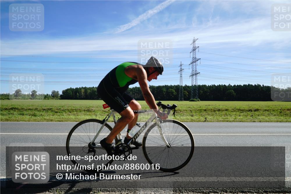 07.09.2025 - 19. Norderstedt Triathlon Michael Burmester http://msf.ph/oto/8860016 07.09.2025 11:45:11 Radfahren 1217 meine-sportfotos.de