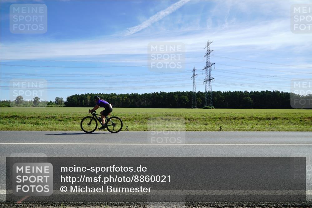 07.09.2025 - 19. Norderstedt Triathlon Michael Burmester http://msf.ph/oto/8860021 07.09.2025 11:45:14 Radfahren 1217 meine-sportfotos.de