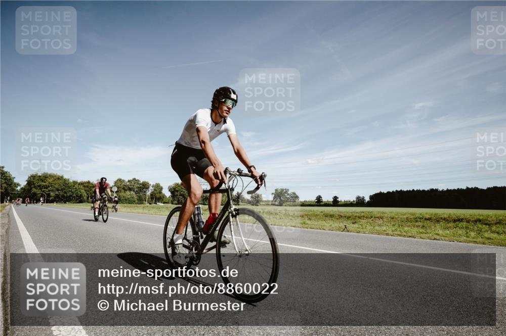 07.09.2025 - 19. Norderstedt Triathlon Michael Burmester http://msf.ph/oto/8860022 07.09.2025 12:50:40 Radfahren 347, 759, 814, 1262 meine-sportfotos.de