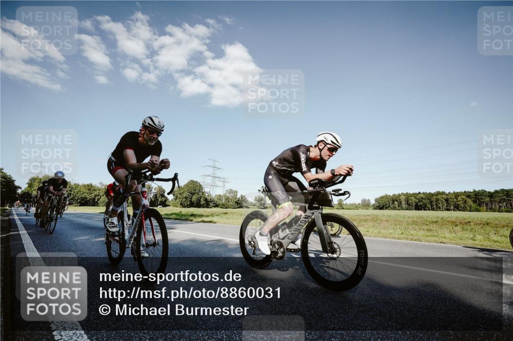07.09.2025 - 19. Norderstedt Triathlon Michael Burmester http://msf.ph/oto/8860031 07.09.2025 15:50:23 Radfahren 371, 380, 397, 506, 513, 541, 885, 909, 1059, 1572, 1594 meine-sportfotos.de