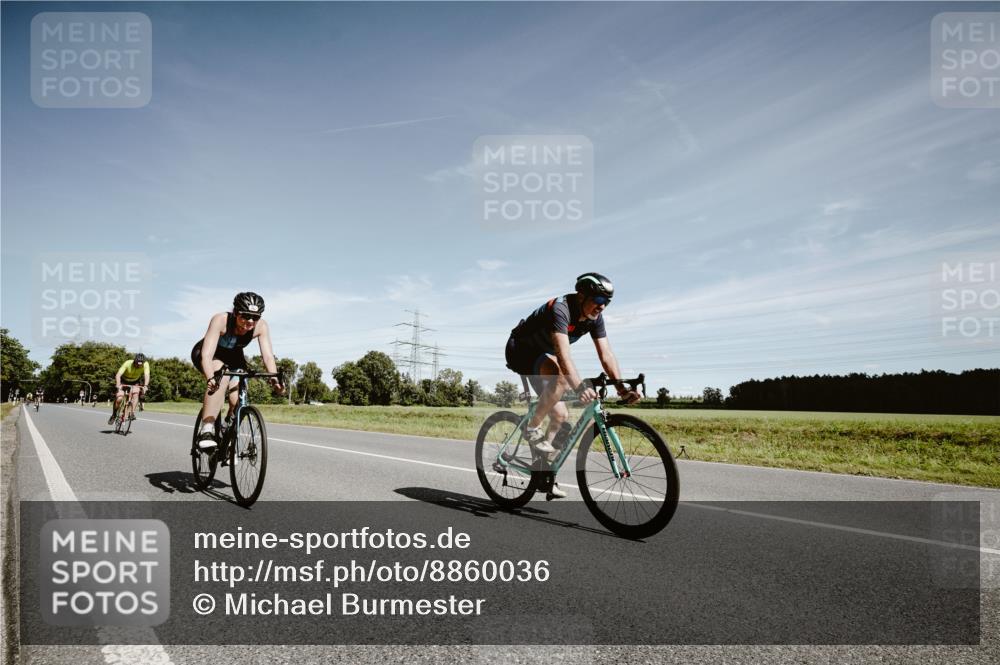 07.09.2025 - 19. Norderstedt Triathlon Michael Burmester http://msf.ph/oto/8860036 07.09.2025 12:50:47 Radfahren 274, 323, 324, 1384 meine-sportfotos.de