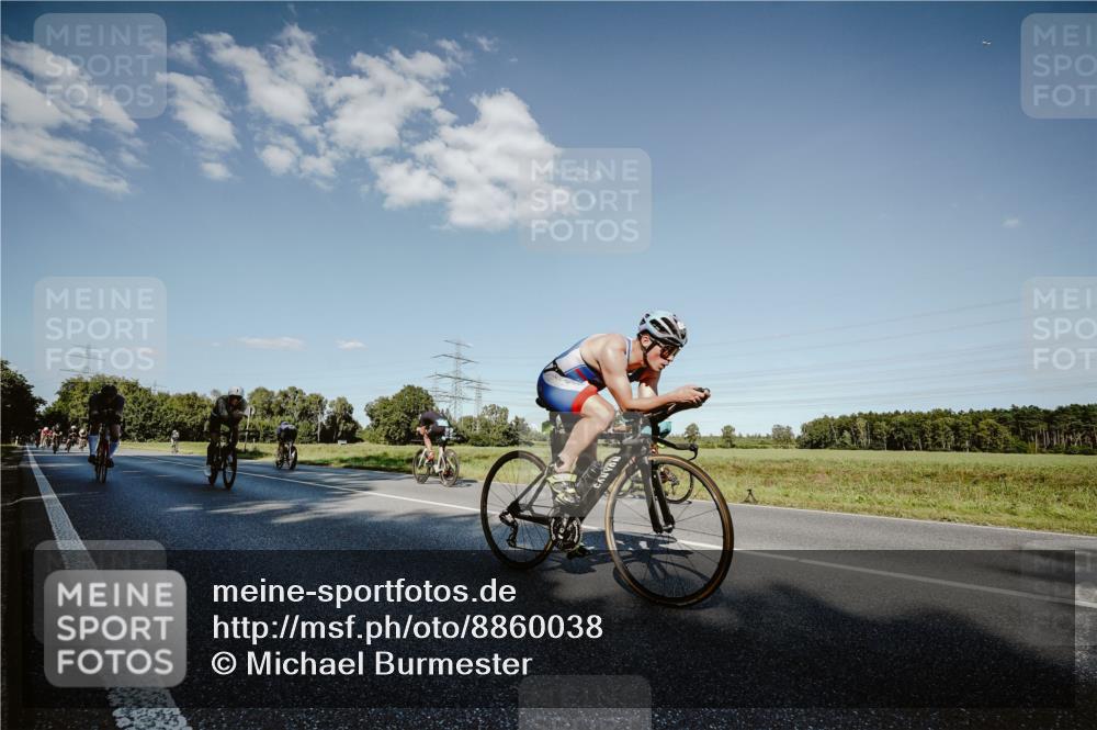 07.09.2025 - 19. Norderstedt Triathlon Michael Burmester http://msf.ph/oto/8860038 07.09.2025 15:50:24 Radfahren 371, 506, 513, 541, 868, 885, 909, 1059, 1522, 1572, 1594 meine-sportfotos.de