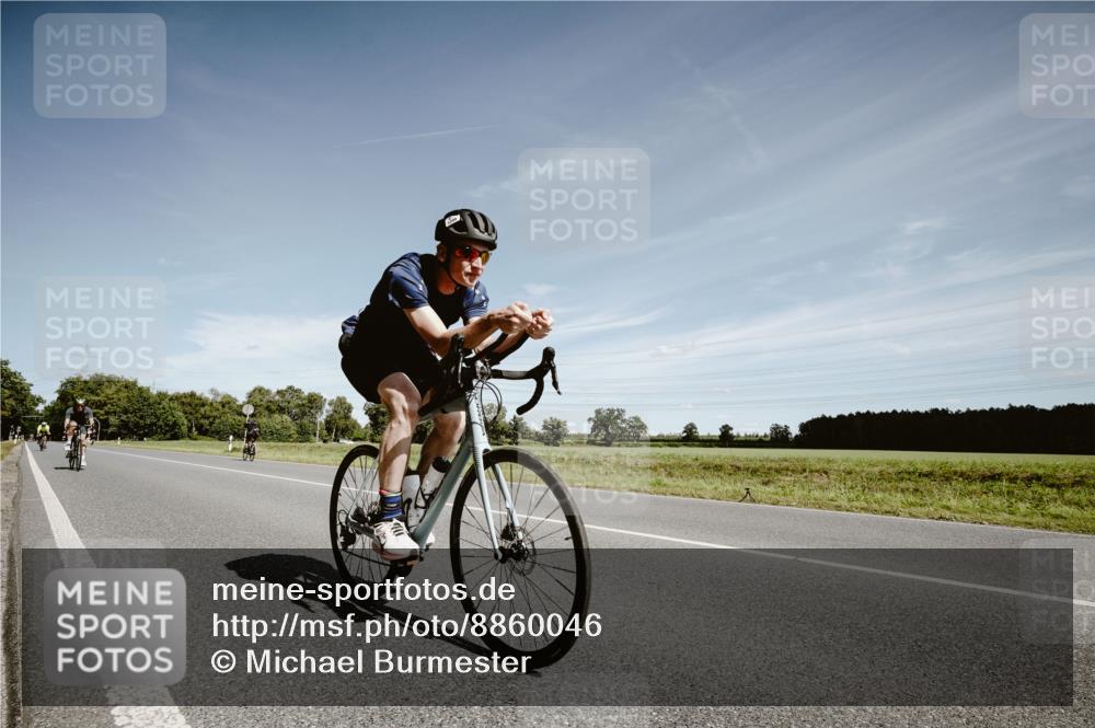 07.09.2025 - 19. Norderstedt Triathlon Michael Burmester http://msf.ph/oto/8860046 07.09.2025 12:50:52 Radfahren 301, 1299 meine-sportfotos.de