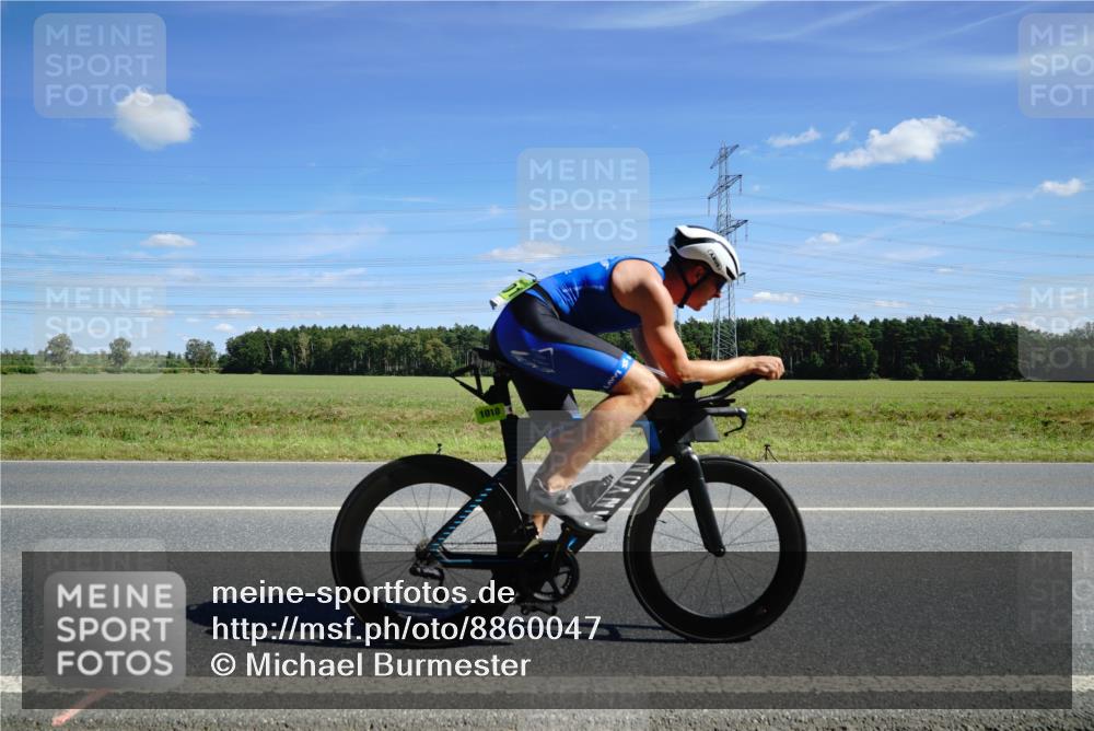 07.09.2025 - 19. Norderstedt Triathlon Michael Burmester http://msf.ph/oto/8860047 07.09.2025 13:46:50 Radfahren 1010, 1027 meine-sportfotos.de
