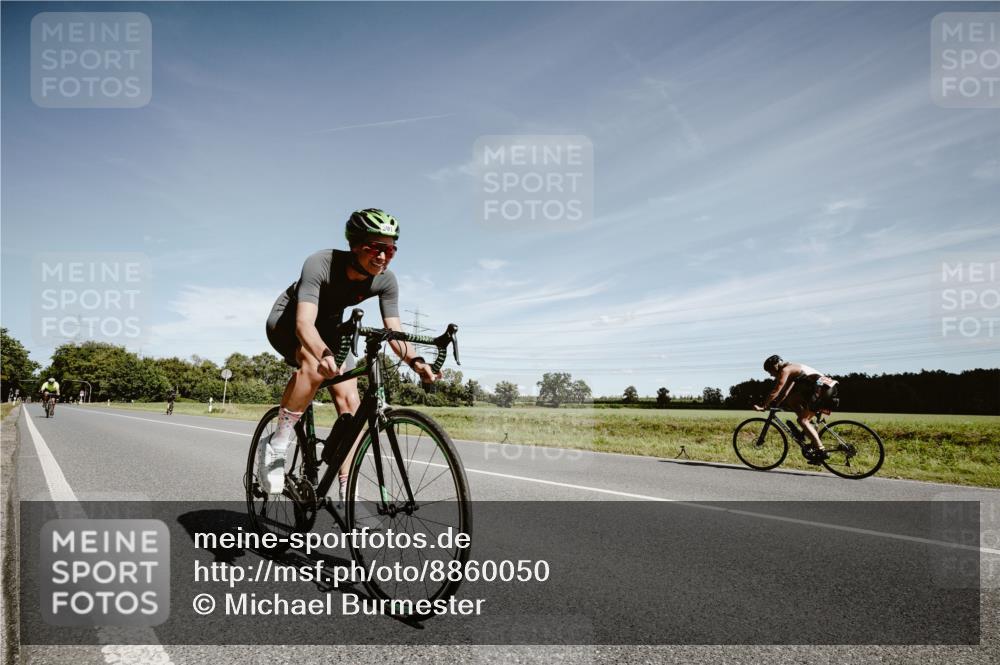 07.09.2025 - 19. Norderstedt Triathlon Michael Burmester http://msf.ph/oto/8860050 07.09.2025 12:50:53 Radfahren 301, 313, 1299 meine-sportfotos.de