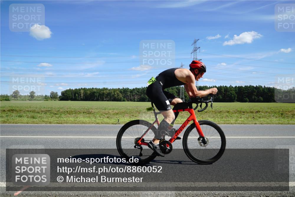 07.09.2025 - 19. Norderstedt Triathlon Michael Burmester http://msf.ph/oto/8860052 07.09.2025 13:46:53 Radfahren 872, 1010, 1027 meine-sportfotos.de