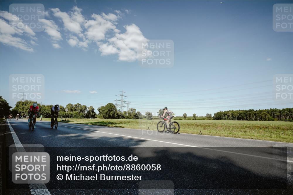 07.09.2025 - 19. Norderstedt Triathlon Michael Burmester http://msf.ph/oto/8860058 07.09.2025 15:50:29 Radfahren 868, 897, 947, 1522, 1552, 1590, 1629 meine-sportfotos.de