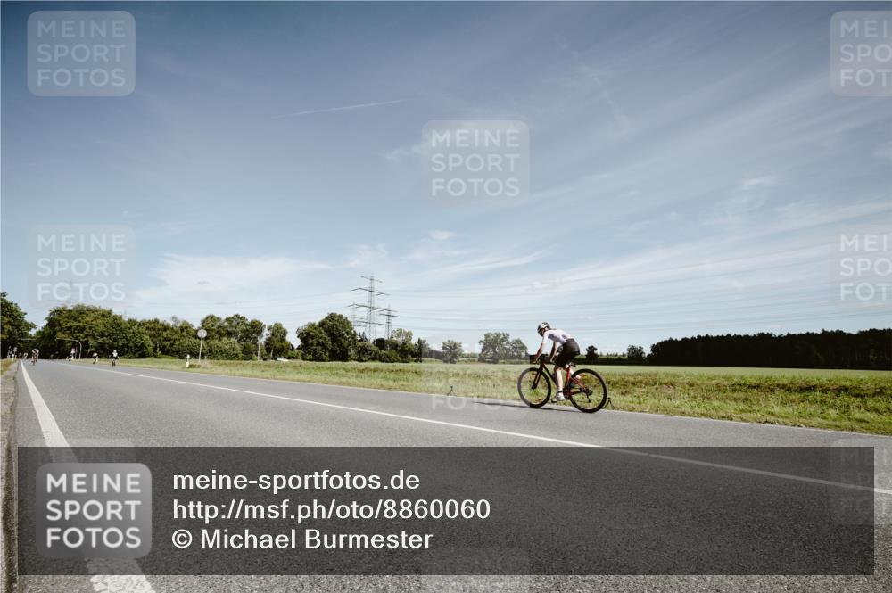 07.09.2025 - 19. Norderstedt Triathlon Michael Burmester http://msf.ph/oto/8860060 07.09.2025 12:51:02 Radfahren  meine-sportfotos.de