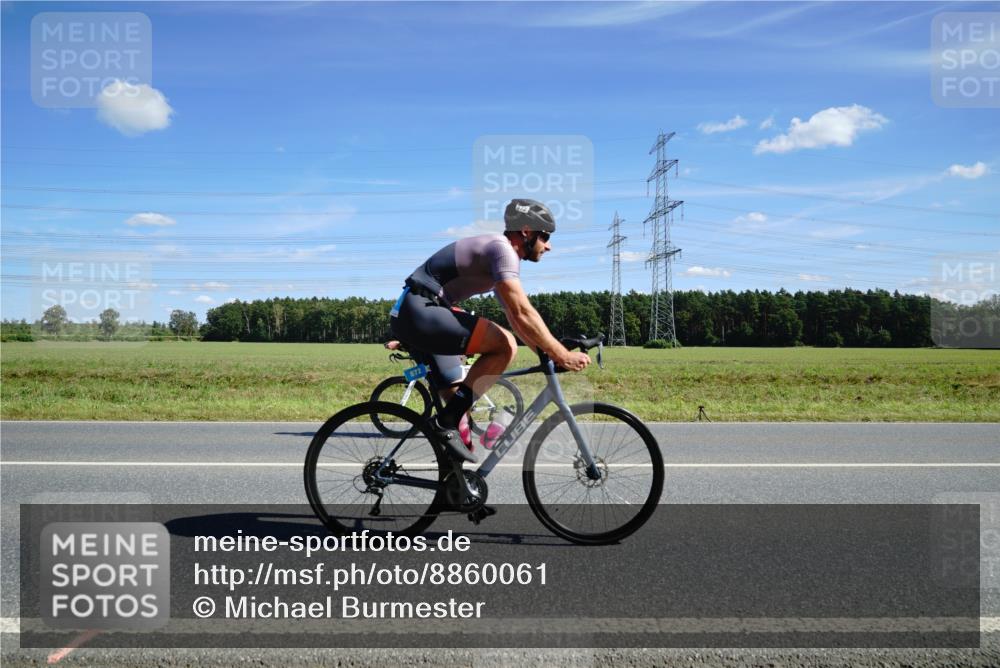 07.09.2025 - 19. Norderstedt Triathlon Michael Burmester http://msf.ph/oto/8860061 07.09.2025 13:46:56 Radfahren 872, 1020, 1027 meine-sportfotos.de