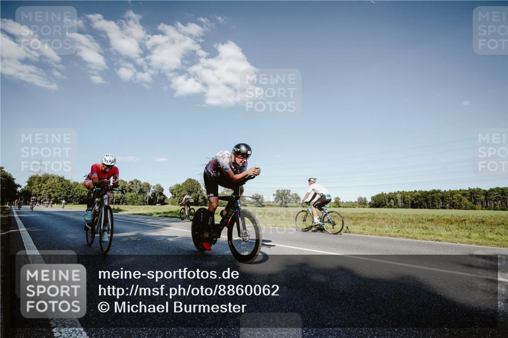 07.09.2025 - 19. Norderstedt Triathlon Michael Burmester http://msf.ph/oto/8860062 07.09.2025 15:50:30 Radfahren 868, 897, 947, 1044, 1522, 1552, 1590, 1629 meine-sportfotos.de