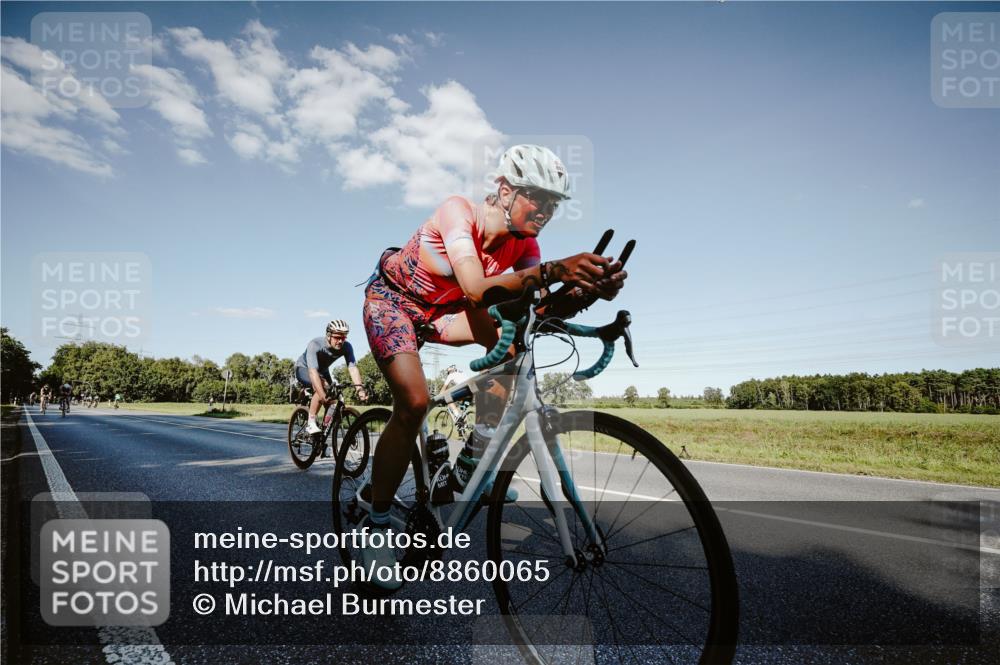 07.09.2025 - 19. Norderstedt Triathlon Michael Burmester http://msf.ph/oto/8860065 07.09.2025 15:50:30 Radfahren 868, 897, 947, 1044, 1522, 1552, 1590, 1629 meine-sportfotos.de