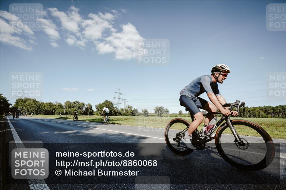 07.09.2025 - 19. Norderstedt Triathlon Michael Burmester http://msf.ph/oto/8860068 07.09.2025 15:50:30 Radfahren 868, 897, 947, 1044, 1522, 1552, 1590, 1629 meine-sportfotos.de