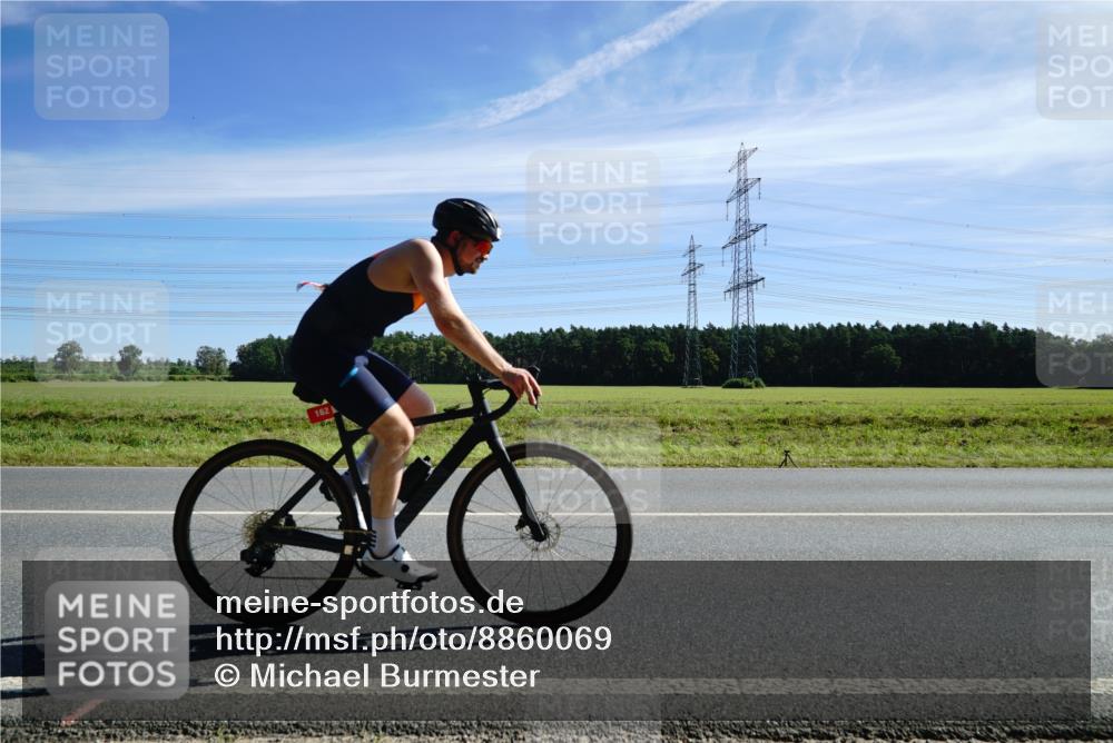 07.09.2025 - 19. Norderstedt Triathlon Michael Burmester http://msf.ph/oto/8860069 07.09.2025 11:46:00 Radfahren 162, 163, 170, 1383 meine-sportfotos.de