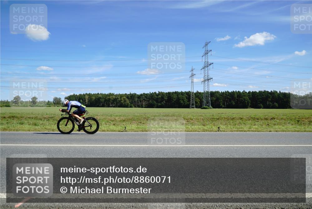 07.09.2025 - 19. Norderstedt Triathlon Michael Burmester http://msf.ph/oto/8860071 07.09.2025 13:47:11 Radfahren  meine-sportfotos.de