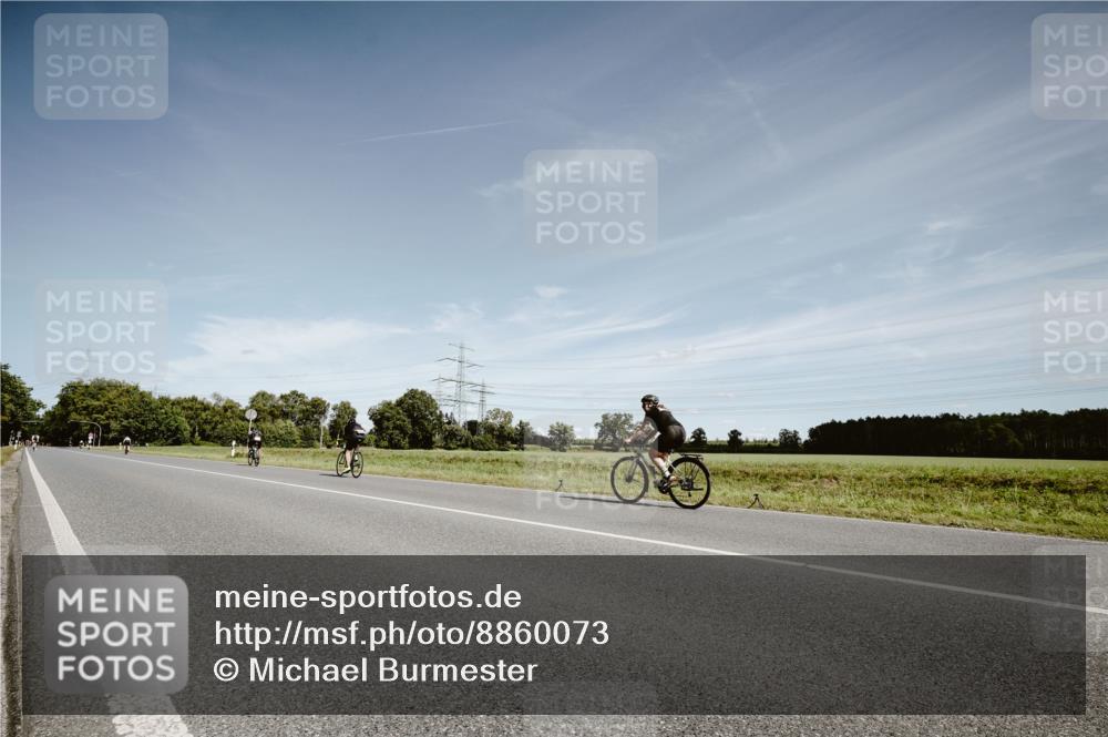 07.09.2025 - 19. Norderstedt Triathlon Michael Burmester http://msf.ph/oto/8860073 07.09.2025 12:51:08 Radfahren 317 meine-sportfotos.de