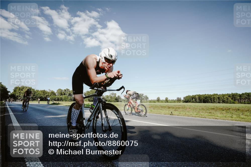 07.09.2025 - 19. Norderstedt Triathlon Michael Burmester http://msf.ph/oto/8860075 07.09.2025 15:50:32 Radfahren 897, 947, 1044, 1552, 1590 meine-sportfotos.de