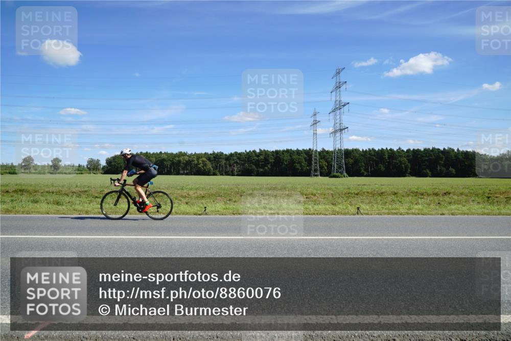 07.09.2025 - 19. Norderstedt Triathlon Michael Burmester http://msf.ph/oto/8860076 07.09.2025 13:47:12 Radfahren 1036 meine-sportfotos.de