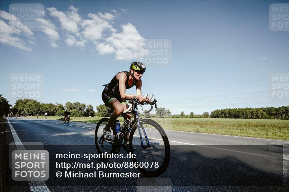 07.09.2025 - 19. Norderstedt Triathlon Michael Burmester http://msf.ph/oto/8860078 07.09.2025 15:50:33 Radfahren 897, 947, 1044, 1590 meine-sportfotos.de