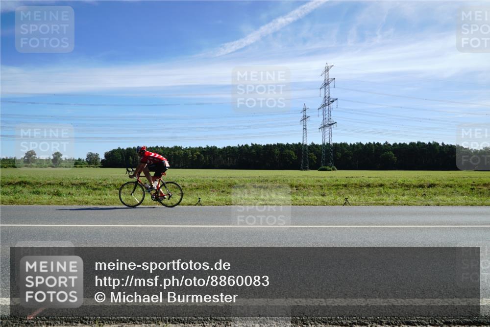 07.09.2025 - 19. Norderstedt Triathlon Michael Burmester http://msf.ph/oto/8860083 07.09.2025 11:46:17 Radfahren 862 meine-sportfotos.de