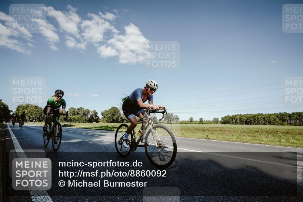 07.09.2025 - 19. Norderstedt Triathlon Michael Burmester http://msf.ph/oto/8860092 07.09.2025 15:50:43 Radfahren 466, 503, 935, 1069 meine-sportfotos.de