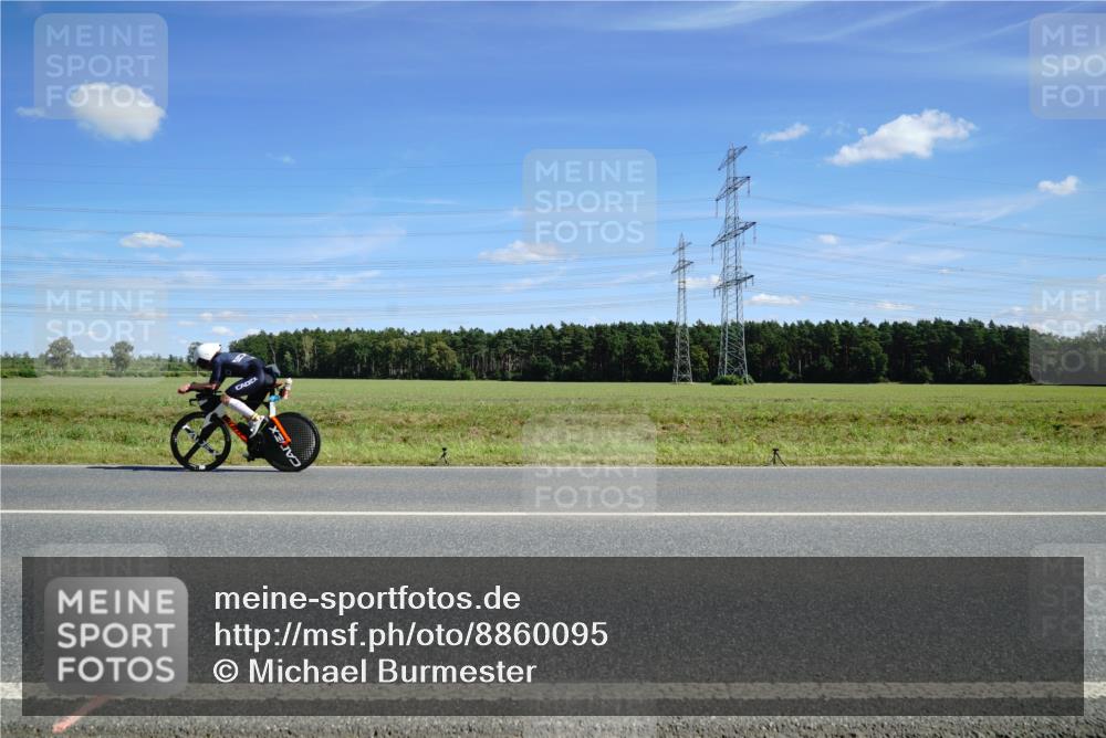 07.09.2025 - 19. Norderstedt Triathlon Michael Burmester http://msf.ph/oto/8860095 07.09.2025 13:47:24 Radfahren 1014, 1469 meine-sportfotos.de