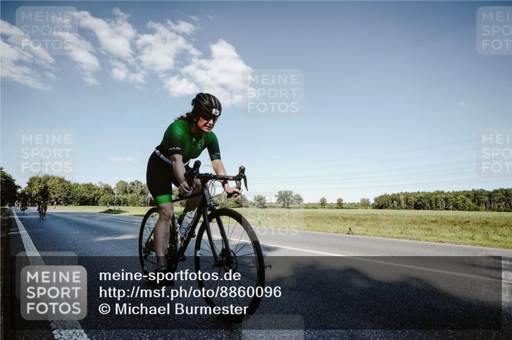 07.09.2025 - 19. Norderstedt Triathlon Michael Burmester http://msf.ph/oto/8860096 07.09.2025 15:50:43 Radfahren 466, 503, 935, 1069 meine-sportfotos.de