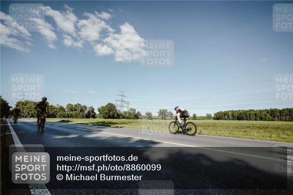 07.09.2025 - 19. Norderstedt Triathlon Michael Burmester http://msf.ph/oto/8860099 07.09.2025 15:50:44 Radfahren 466, 503, 935, 1069 meine-sportfotos.de
