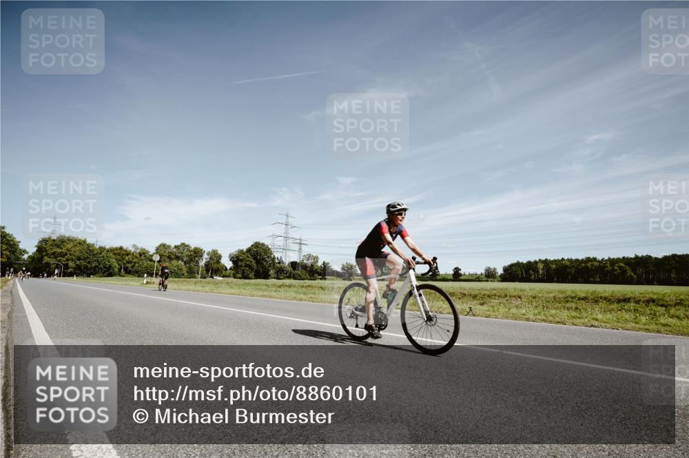 07.09.2025 - 19. Norderstedt Triathlon Michael Burmester http://msf.ph/oto/8860101 07.09.2025 12:51:32 Radfahren 348, 855 meine-sportfotos.de
