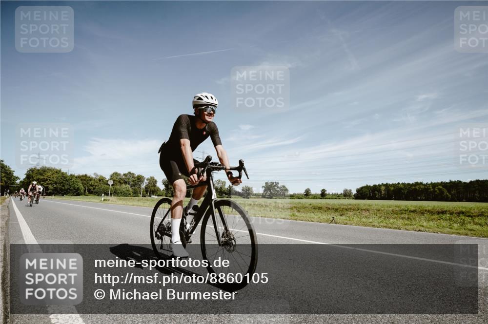 07.09.2025 - 19. Norderstedt Triathlon Michael Burmester http://msf.ph/oto/8860105 07.09.2025 12:51:39 Radfahren 723, 747, 1366 meine-sportfotos.de