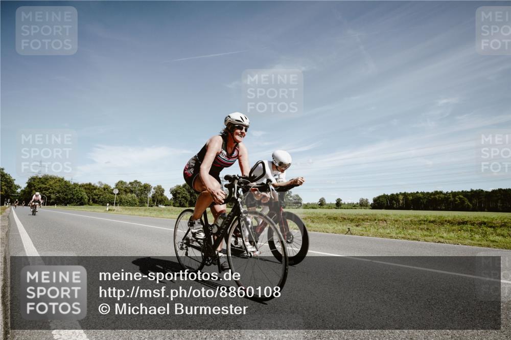 07.09.2025 - 19. Norderstedt Triathlon Michael Burmester http://msf.ph/oto/8860108 07.09.2025 12:51:41 Radfahren 329, 723, 747, 1366 meine-sportfotos.de