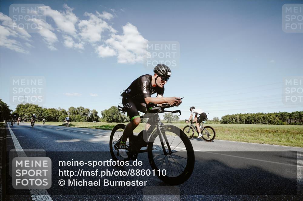 07.09.2025 - 19. Norderstedt Triathlon Michael Burmester http://msf.ph/oto/8860110 07.09.2025 15:50:48 Radfahren 416, 437, 503, 539, 935, 1600 meine-sportfotos.de