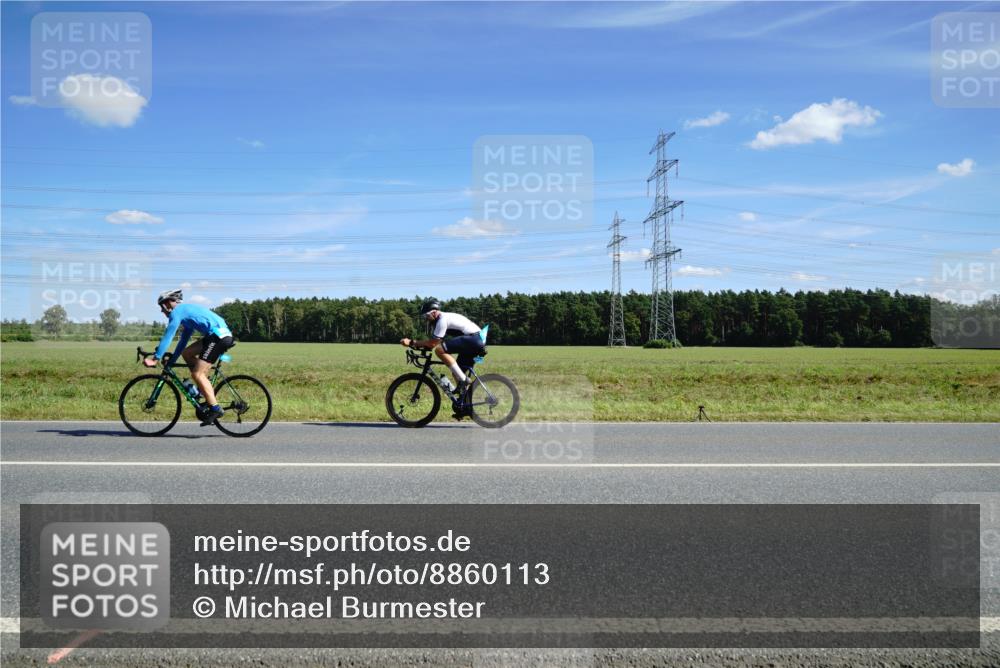 07.09.2025 - 19. Norderstedt Triathlon Michael Burmester http://msf.ph/oto/8860113 07.09.2025 13:47:27 Radfahren 1014, 1469 meine-sportfotos.de