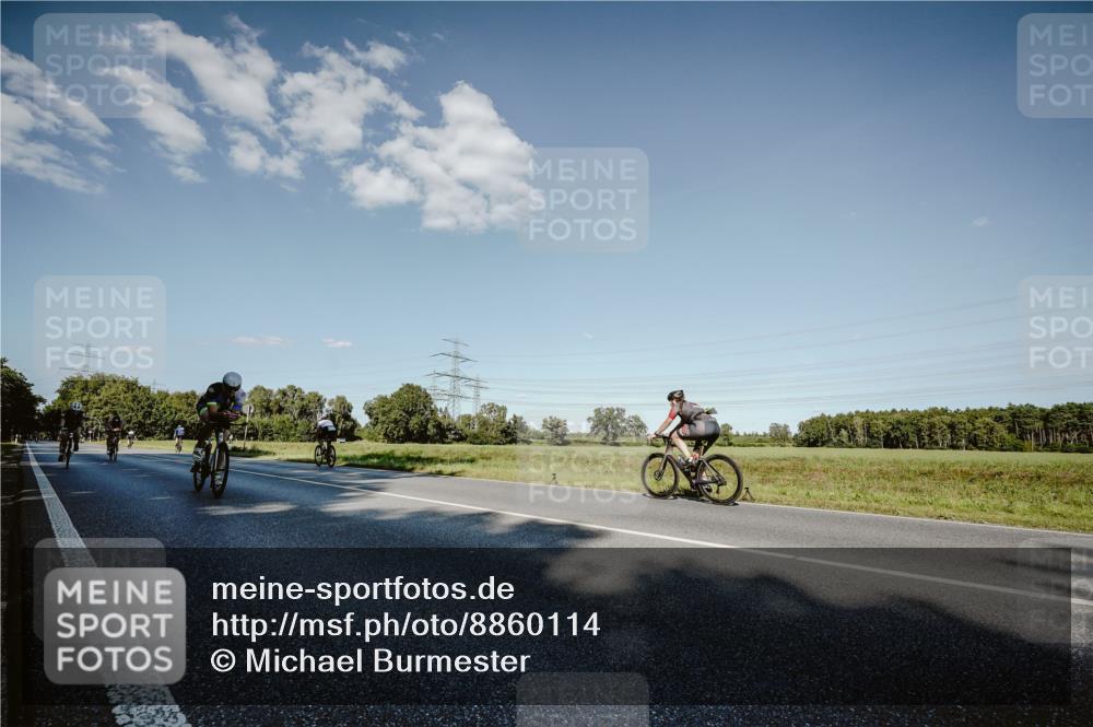 07.09.2025 - 19. Norderstedt Triathlon Michael Burmester http://msf.ph/oto/8860114 07.09.2025 15:50:50 Radfahren 416, 437, 539, 1600 meine-sportfotos.de