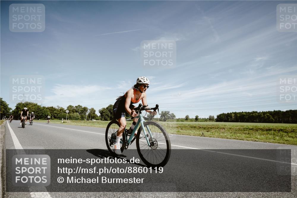 07.09.2025 - 19. Norderstedt Triathlon Michael Burmester http://msf.ph/oto/8860119 07.09.2025 12:51:48 Radfahren 211, 745, 1389 meine-sportfotos.de