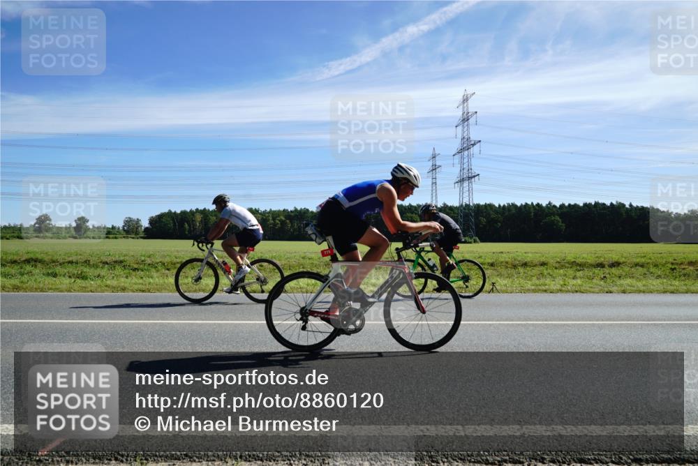 07.09.2025 - 19. Norderstedt Triathlon Michael Burmester http://msf.ph/oto/8860120 07.09.2025 11:46:35 Radfahren 773, 775, 1197 meine-sportfotos.de