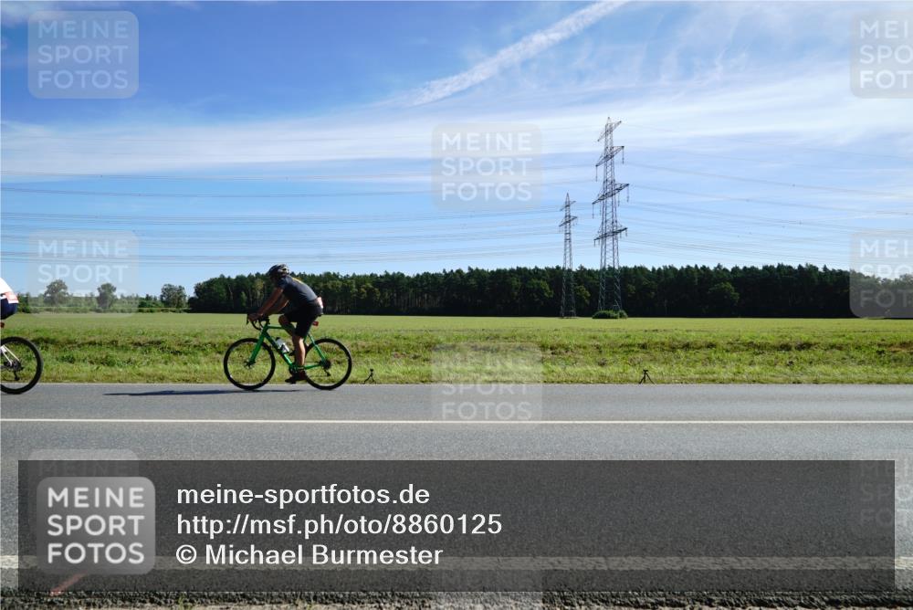 07.09.2025 - 19. Norderstedt Triathlon Michael Burmester http://msf.ph/oto/8860125 07.09.2025 11:46:36 Radfahren 773, 775, 1305 meine-sportfotos.de