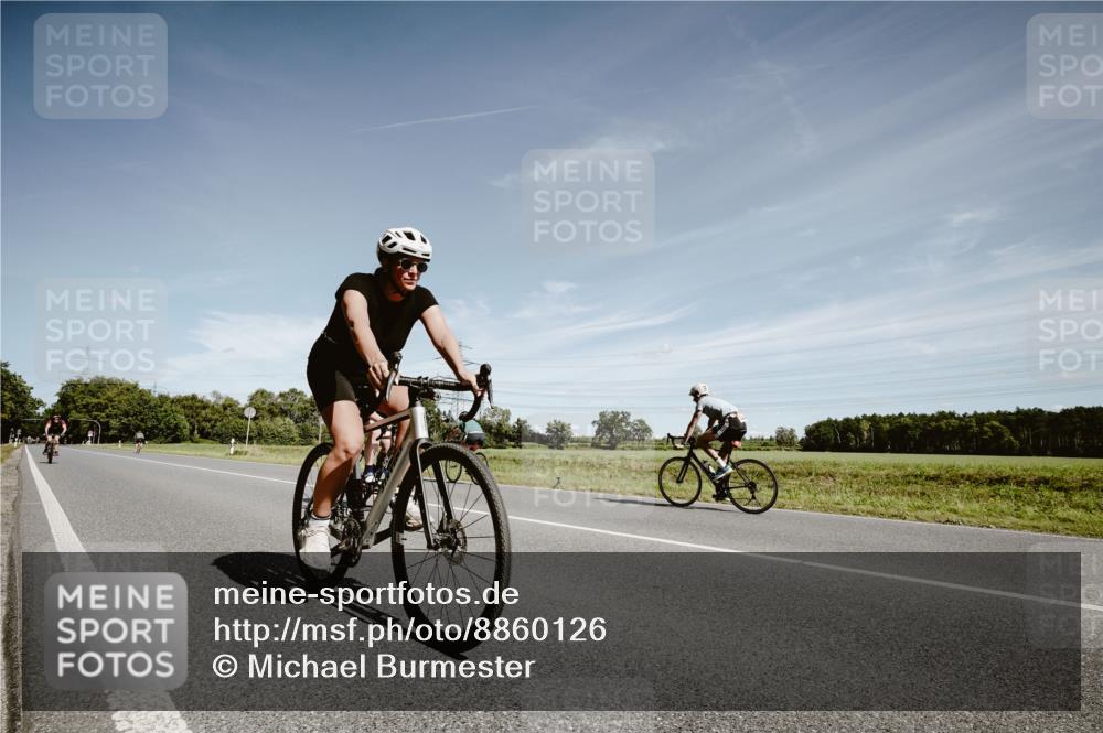 07.09.2025 - 19. Norderstedt Triathlon Michael Burmester http://msf.ph/oto/8860126 07.09.2025 12:51:50 Radfahren 211, 357, 745, 799, 1389 meine-sportfotos.de