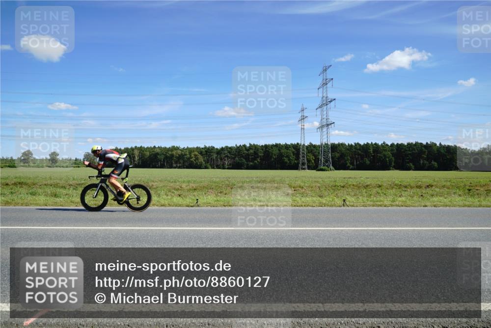 07.09.2025 - 19. Norderstedt Triathlon Michael Burmester http://msf.ph/oto/8860127 07.09.2025 13:47:40 Radfahren 961, 964 meine-sportfotos.de