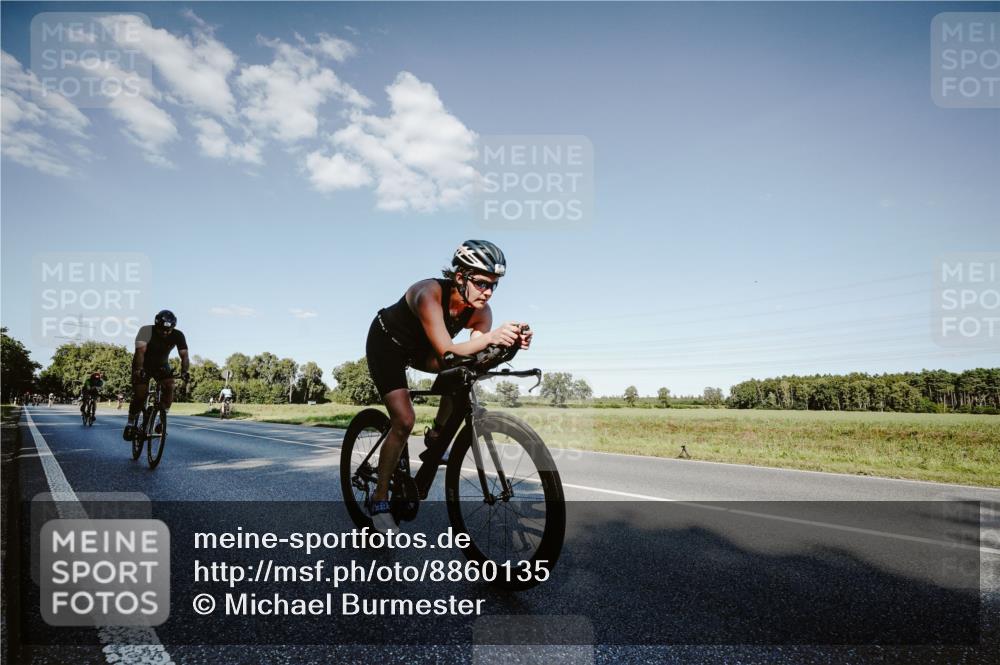 07.09.2025 - 19. Norderstedt Triathlon Michael Burmester http://msf.ph/oto/8860135 07.09.2025 15:51:01 Radfahren 527, 1043, 1442 meine-sportfotos.de